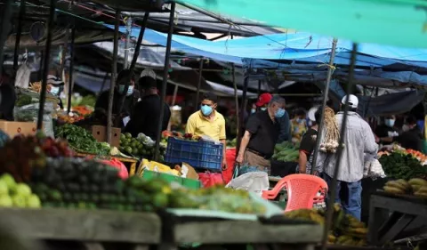 Expertos ven remota una crisis de deuda  como en los ochenta