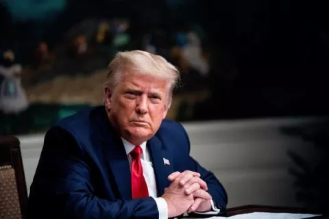 Donald Trump insinua que dejará el cargo, si el colegio electoral vota por Joe Biden