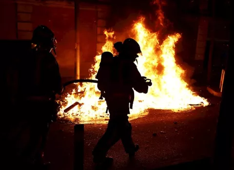 Segunda noche con protestas violentas en toda España contra nuevas restricciones por el coronavirus 