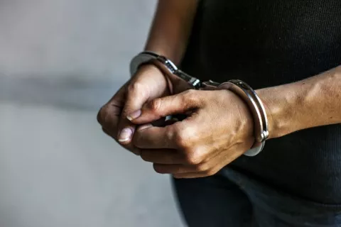 Venezolano hurta 34 mil dólares, promete devolverlo y es detenido cuando se disponía salir de Panamá