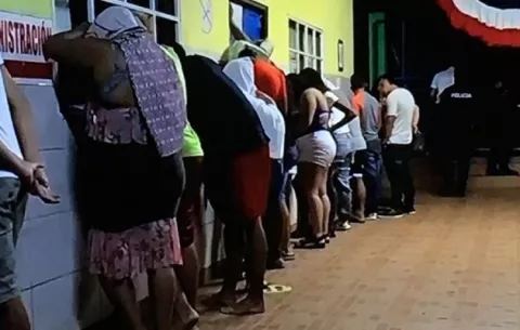 Autoridades detienen a una decena de menores y a 18 adultos en una fiesta en Panamá Oeste