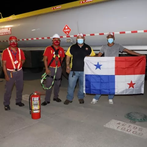 Tras lluvias, abastecen de combustible a Bocas del Toro