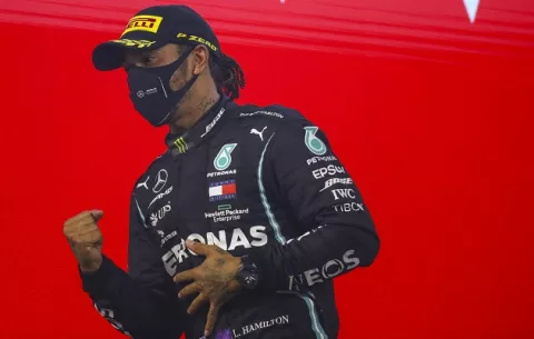Lewis Hamilton gana en Baréin y eleva a 95 su propia plusmarca histórica de triunfos