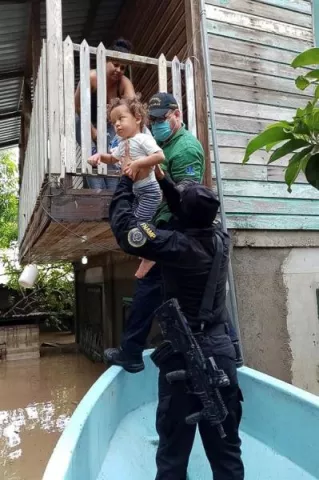La depresión tropical Eta deja sumida a Honduras en una nueva crisis y pidiendo ayuda externa