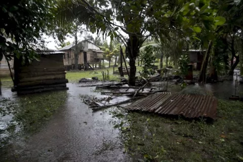Dos mineros artesanales, primeras víctimas por el huracán Eta en Nicaragua