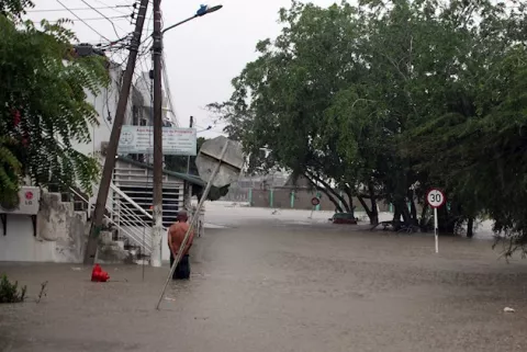 Inundaciones provocan una emergencia pública en Cartagena de Indias