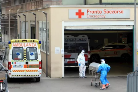 Italia mantiene la cautela con un muerto por COVID-19 cada dos minutos