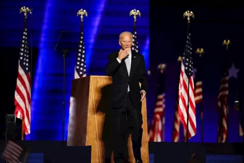 Joe Biden bate a Donald Trump y busca ser el presidente que sane las heridas de Estados Unidos