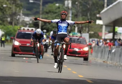 Christopher Jurado se lleva la primera etapa de la Vuelta a Chiriquí