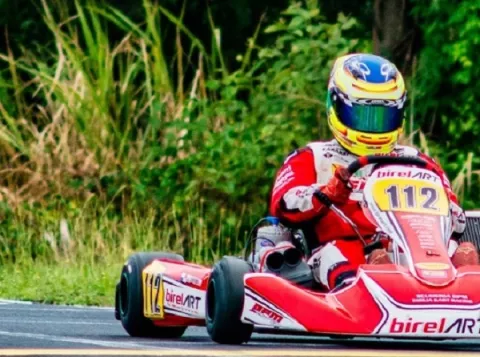 Juan Diego Méndez, manda en el karting panameño