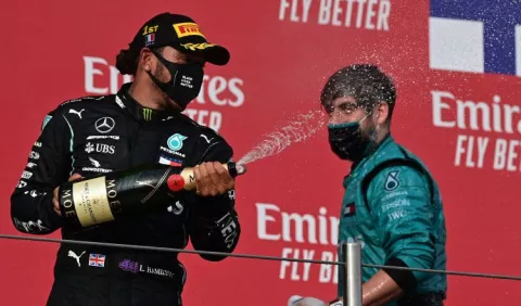 Lewis Hamilton conduce a Mercedes a su séptimo campeonato de constructores seguido