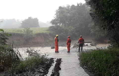 Puertos del país están en alerta preventiva ante marea alta