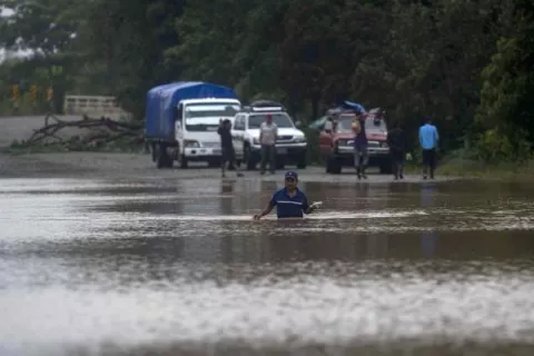 La tormenta Eta se debilita en Nicaragua y se espera que crezca nuevamente rumbo al Caribe