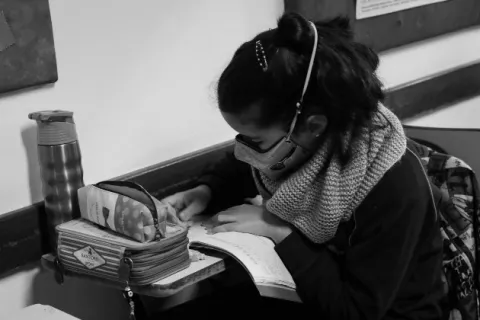 La pandemia y los niños y adolescentes que no están en la escuela