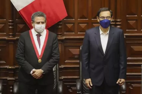 Manuel Merino jura como presidente de Perú, tras destitución de Martín Vizcarra