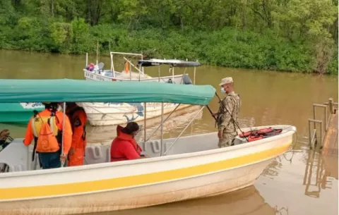 Estamentos de seguridad inician búsqueda de pescador desaparecido en Herrera
