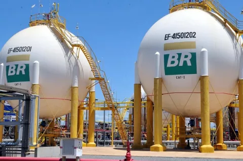 Petrobras reduce en un 27% su previsión de inversión del 2021 a 2025