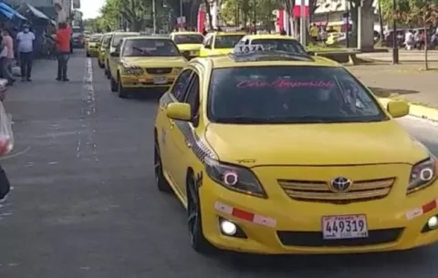 Taxistas realizan protestas en las provincias de Panamá Oeste y Colón