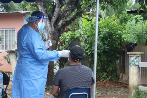 Bajan a 746 los casos nuevos de COVID-19 en Panamá