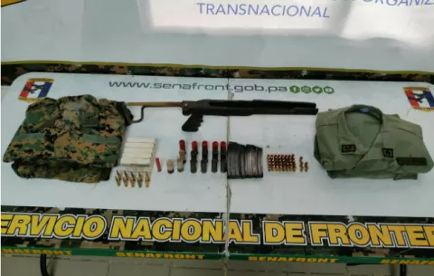 Allanan casas en Chepo y encuentran municiones e implementos policiales 