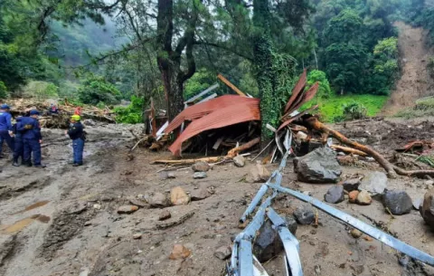 A siete se incrementa el número de personas muertas debido a las inundaciones y deslizamientos en Chiriquí, autoridades alertan que cifra podría aumentar