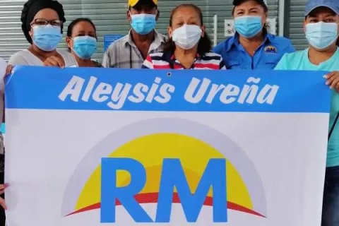 Llegan de manera masiva simpatizantes a inscribirse en el partido Realizando Metas en el TE de Las Cumbres
