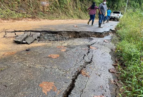 Lluvias provocadas por el paso del huracán Eta hunden 6 kilómetros de carretera en el Soloy