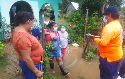 Llega asistencia humanitaria para afectados por inundaciones en el distrito de Soná 