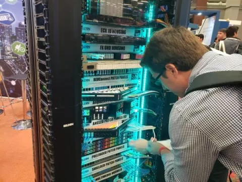 Expertos instan a 'democratizar' la tecnología digital en Latinoamérica
