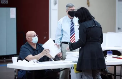 Primeros resultados indican que Trump gana en Indiana y Kentucky; Biden en Vermont