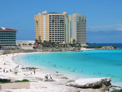 Turismo internacional en México cayó  39.7% 