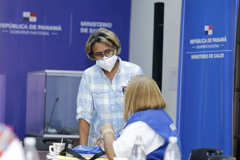 Aplicación de la primera compra de vacuna tendrá como prioridad al personal de salud y los estamentos de seguridad