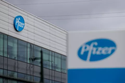 Pfizer eleva al 95 % la efectividad de su vacuna contra la COVID-19