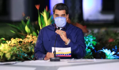 Maduro pide ayuda a China y le ofrece liderar  inversiones