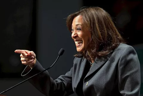 [VIDEO] La eufórica llamada de Kamala Harris a Joe Biden: '¡Lo hemos conseguido, Joe!'