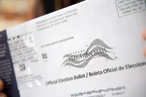 Cinco estados de Estados Unidos, que aún cuentan los votos, pueden decidir el resultado