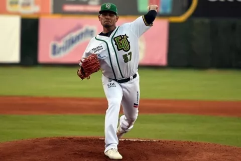 El panameño Andy Otero y Lake impulsan a las Estrellas Orientales a las semifinales
