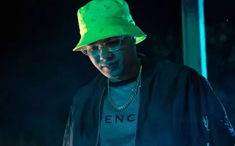 'Hecha Pa´ Mí', canción de 'El Boza', a una sola posición para estar en la lista de las 50 más escuchadas de Spotify