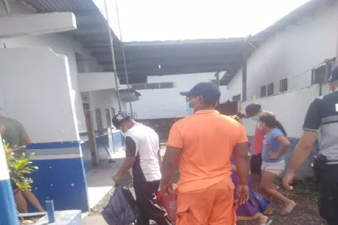 Atrapan a 16 personas incumpliendo con la cuarentena total y bañándose en un río en Chiriquí