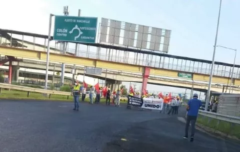 Suntracs protesta en Colón contra la suspensión de contratos de trabajo
