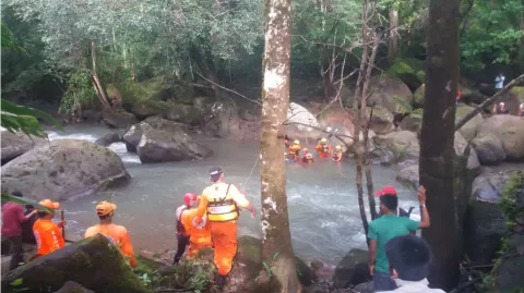 Sinaproc recupera cuerpos de las dos niñas arrastradas por corriente de un río en la comarca Ngäbe-Buglé 