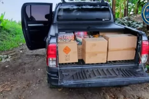 Autoridades de Costa Rica decomisan 3,409 unidades de fuegos artificiales de contrabando que salió desde Panamá
