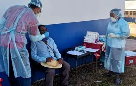 Panamá reporta 39 nuevas defunciones por COVID-19 y 2,755 casos positivos nuevos este domingo