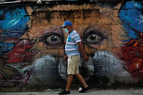 La COVID-19 ya es la primera causa de muerte en mayores de 60 años en Panamá, según la OPS