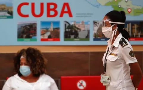 Cuba reduce vuelos desde Panamá y cinco países a causa de la pandemia de la COVID-19