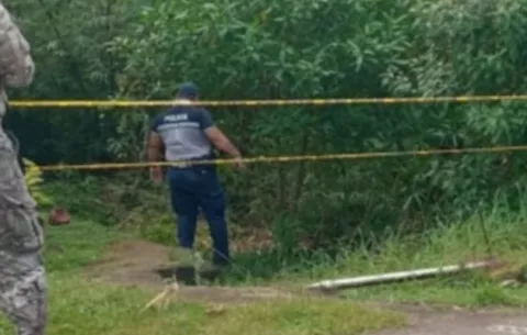 Policía encuentran un cuerpo sin vida bajo un puente de la carretera hacia Portobelo