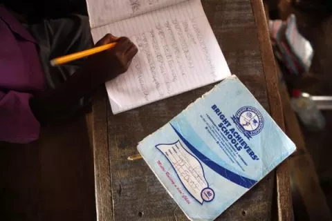 Liberan a 344 estudiantes secuestrados en el ataque a una escuela de Nigeria por Boko Haram