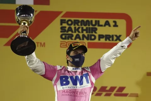 Sergio 'Checo'  Pérez consigue su primer triunfo en la Fórmula Uno y su décimo podio