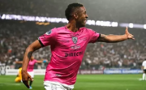 Nacional, de Mejía, elimina a Independiente de 'Gaby' Torres y enfrentará al River Plate argentino.