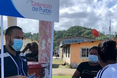 Coloneneses aprovechan visita de la Defensoría del Pueblo para presentar quejas ante escasez de varios suministros